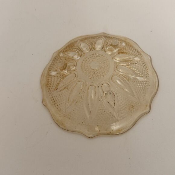 Vintage Pressed Glass Dish – 6” Clear Sunburst Pattern Scalloped Edge Bowl - Picture 4 of 7